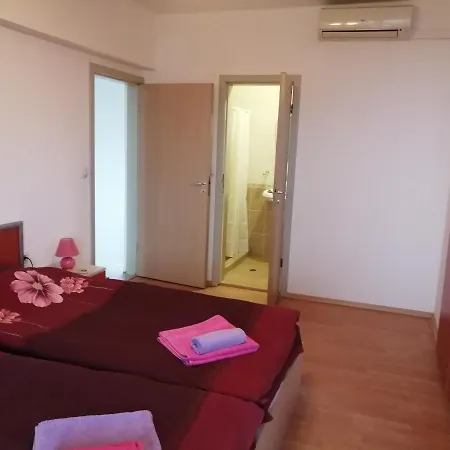 Miranis Houses בית הארחה ביאלה