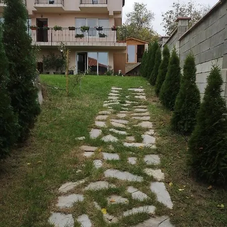 Miranis Houses בית הארחה ביאלה