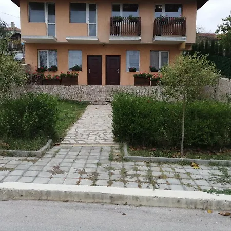 בית הארחה Miranis Houses ביאלה