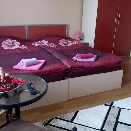 Miranis Houses בית הארחה ביאלה