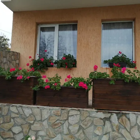 Miranis Houses