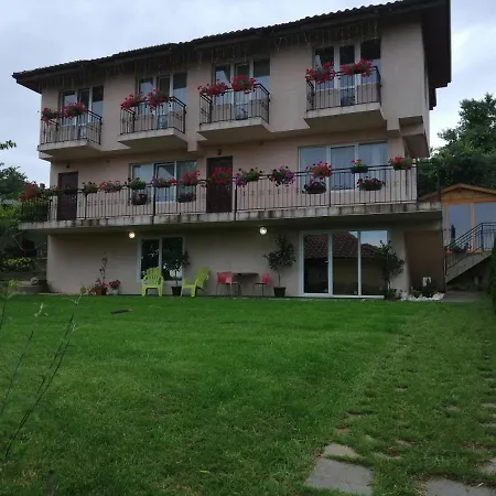 Guest house Miranis Houses *